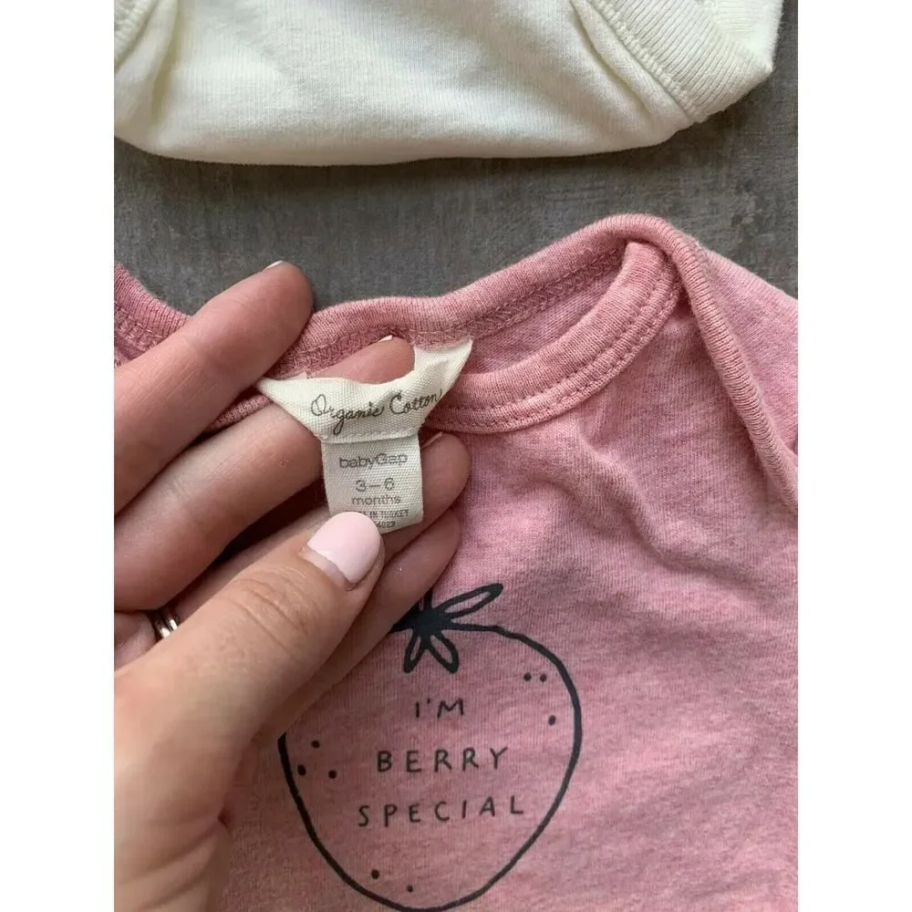 GAP Baby Girls Boys Size 3-6 Months 100% Organic Cotton Set Lot of 4 Bodysuit